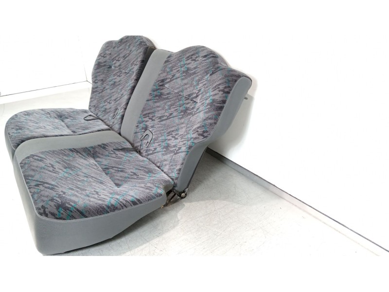 Recambio de juego asientos completo para citroën saxo 1.4 vts referencia OEM IAM saxo vts  