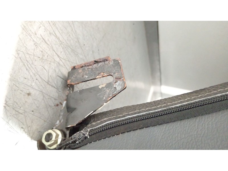 Recambio de juego asientos completo para citroën saxo 1.4 vts referencia OEM IAM saxo vts  