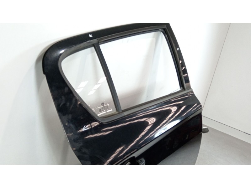 Recambio de puerta trasera derecha para hyundai i20 comfort referencia OEM IAM 770041J000  