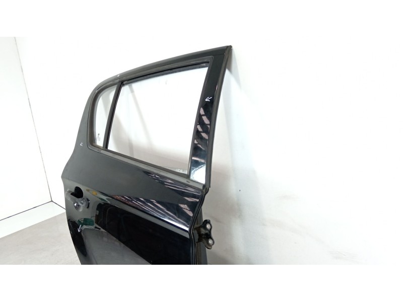 Recambio de puerta trasera derecha para hyundai i20 comfort referencia OEM IAM 770041J000  