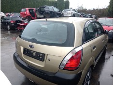 kia rio i sedán (dc_) del año 2000