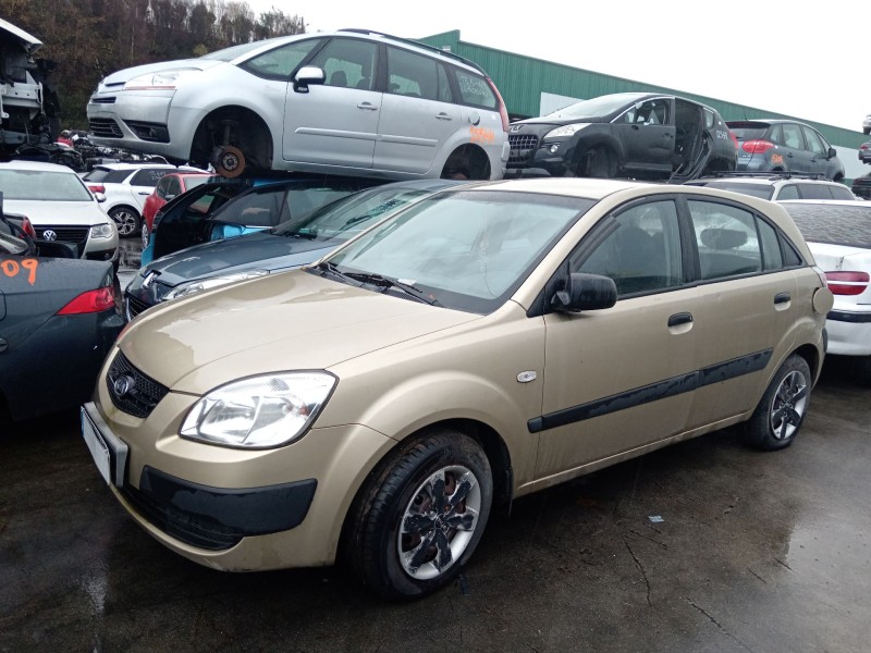 kia rio i sedán (dc_) del año 2000
