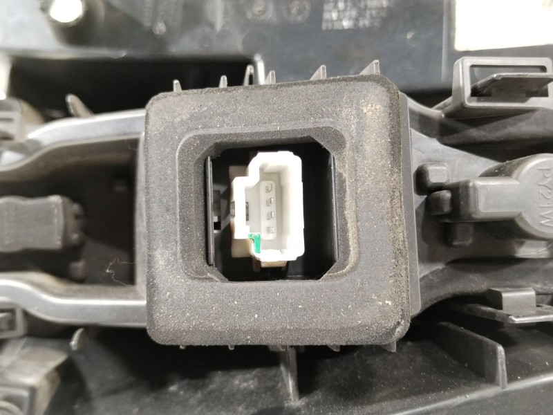 Recambio de piloto trasero izquierdo para renault scenic iii dynamique referencia OEM IAM 265550013R  