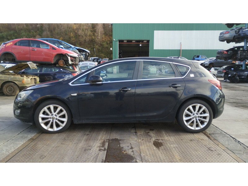 opel astra j (p10) del año 2010