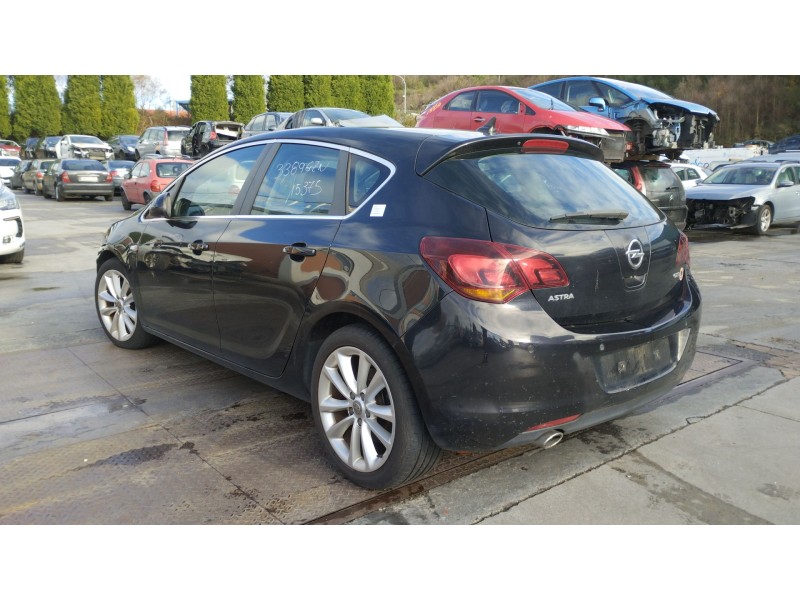 opel astra j (p10) del año 2010