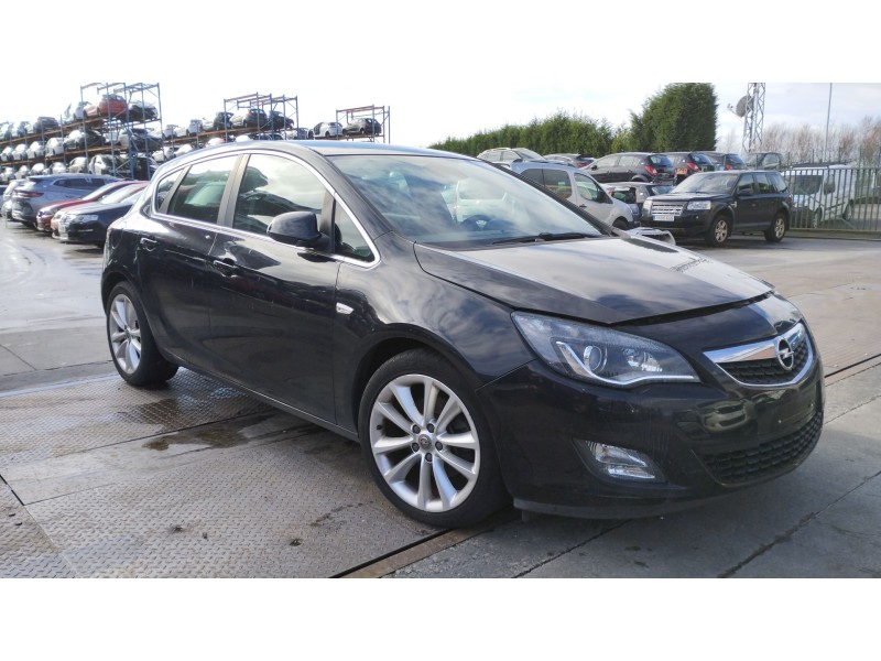 opel astra j (p10) del año 2010
