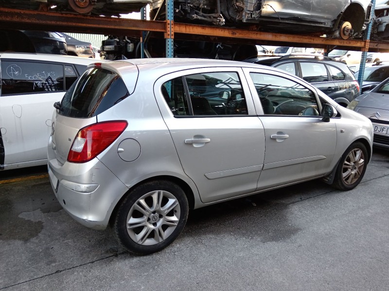 opel corsa d (s07) del año 2006