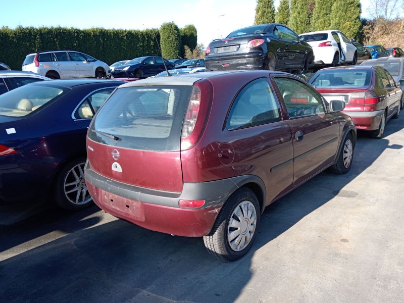 opel corsa c (x01) del año 2003