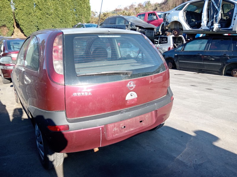 opel corsa c (x01) del año 2003