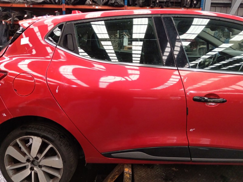 Recambio de puerta trasera derecha para renault clio iv (bh_) 1.5 dci 90 referencia OEM IAM   