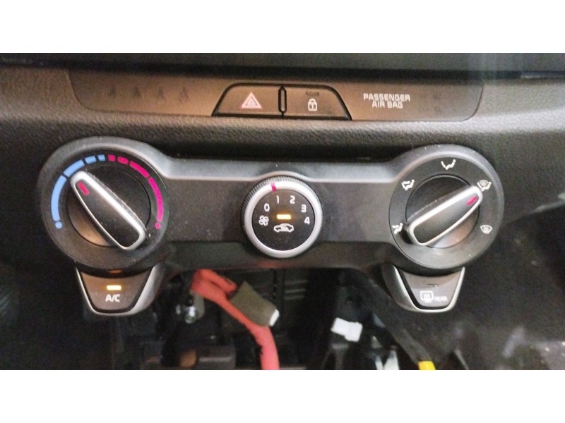 Recambio de mando calefaccion / aire acondicionado para kia stonic (yb) 1.2 cvvt referencia OEM IAM 97250H8120  