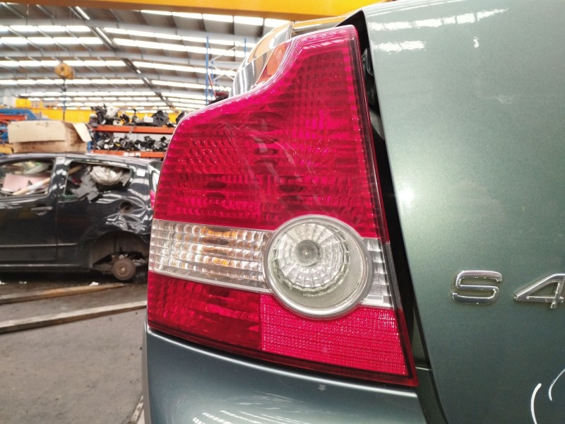 Recambio de piloto trasero izquierdo para volvo s40 ii (544) 2.0 d referencia OEM IAM 30678737  