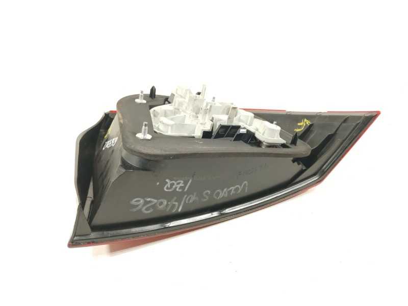 Recambio de piloto trasero izquierdo para volvo s40 ii (544) 2.0 d referencia OEM IAM 30678737  