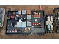 Recambio de caja reles / fusibles para opel astra j (p10) 2.0 cdti (68) referencia OEM IAM 13318785 1110035AB C11000139