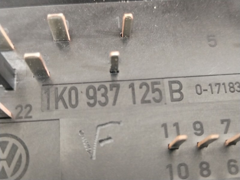 Recambio de caja reles / fusibles para volkswagen golf vi (5k1) 1.4 tsi referencia OEM IAM 1K0937125B  