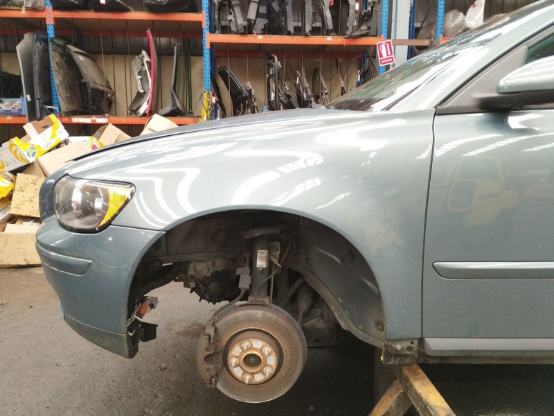 Recambio de aleta delantera izquierda para volvo s40 ii (544) 2.0 d referencia OEM IAM   