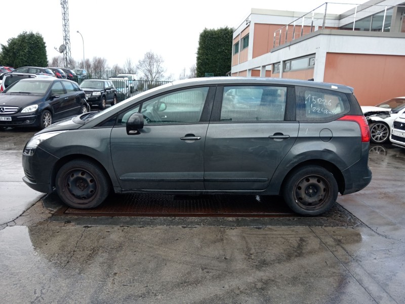 peugeot 5008 (0u_, 0e_) del año 2012