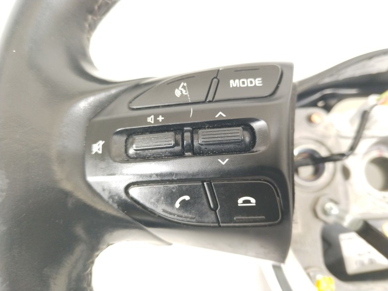 Recambio de volante para kia stonic (yb) 1.2 cvvt referencia OEM IAM JHT450 56111H8100WK 