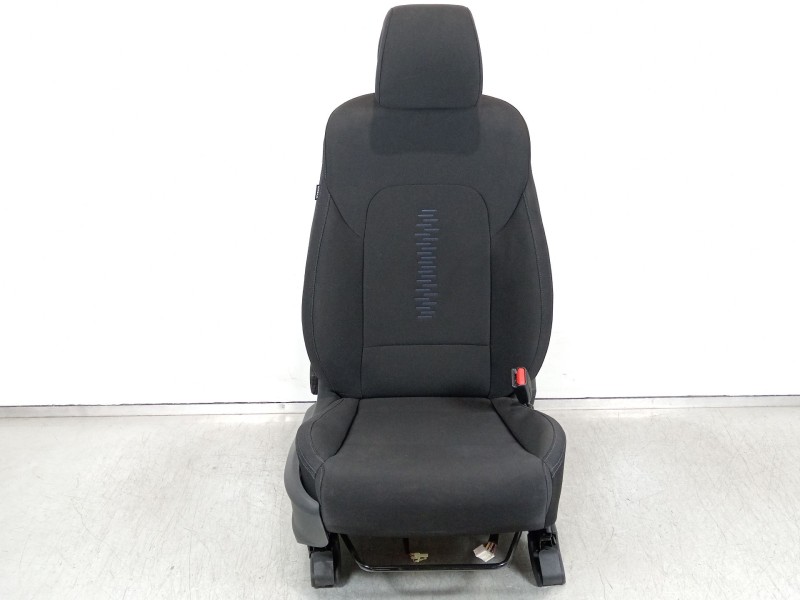 Recambio de asiento delantero derecho para hyundai tucson kosmo 4wd referencia OEM IAM 88460D 7010  