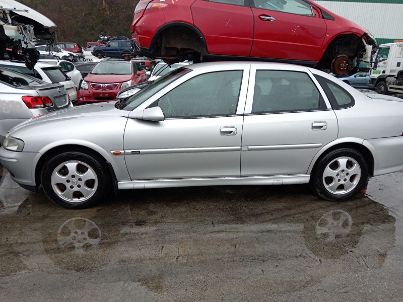 opel vectra b (j96) del año 2000