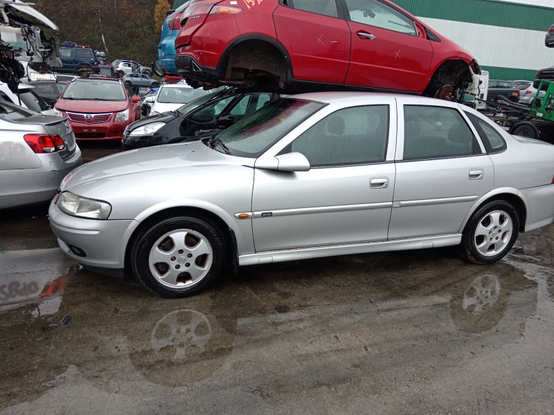opel vectra b (j96) del año 2000