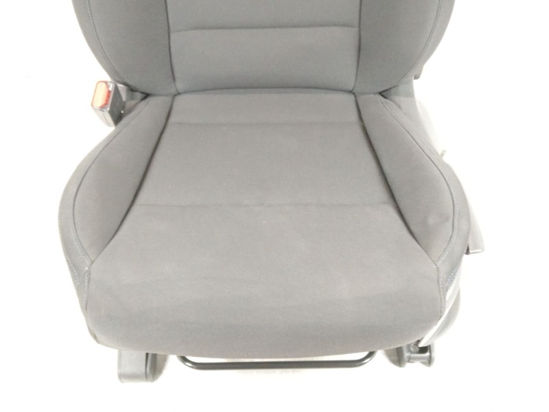 Recambio de asiento delantero izquierdo para hyundai tucson kosmo 4wd referencia OEM IAM 88460D 7010  