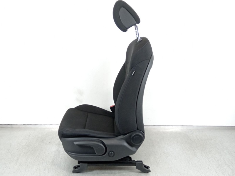 Recambio de asiento delantero izquierdo para hyundai tucson kosmo 4wd referencia OEM IAM 88460D 7010  