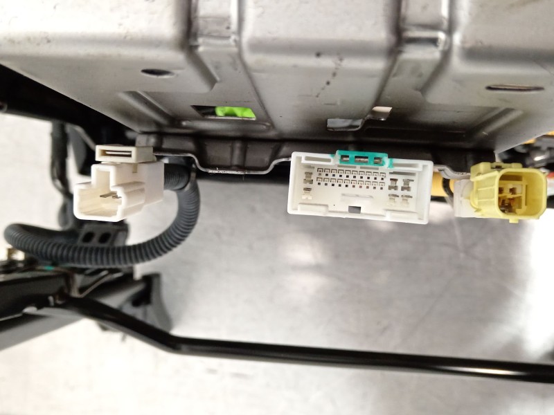 Recambio de asiento delantero izquierdo para hyundai tucson kosmo 4wd referencia OEM IAM 88460D 7010  