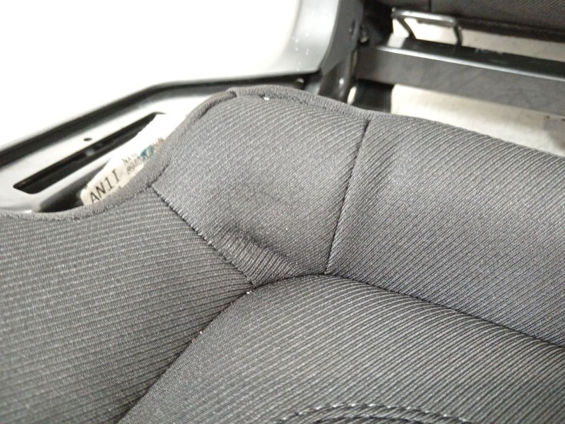 Recambio de asientos traseros para hyundai tucson style 2wd referencia OEM IAM 89160N7000NCU  