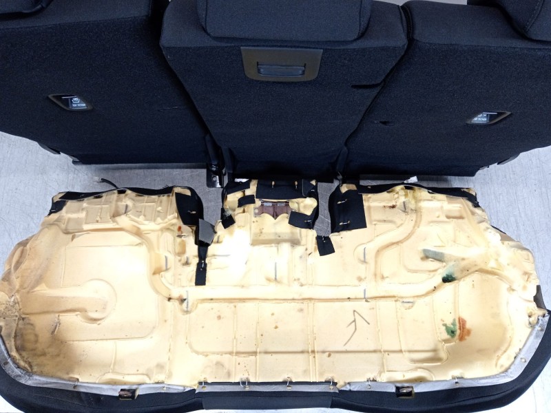 Recambio de asientos traseros para hyundai tucson style 2wd referencia OEM IAM 89160N7000NCU  