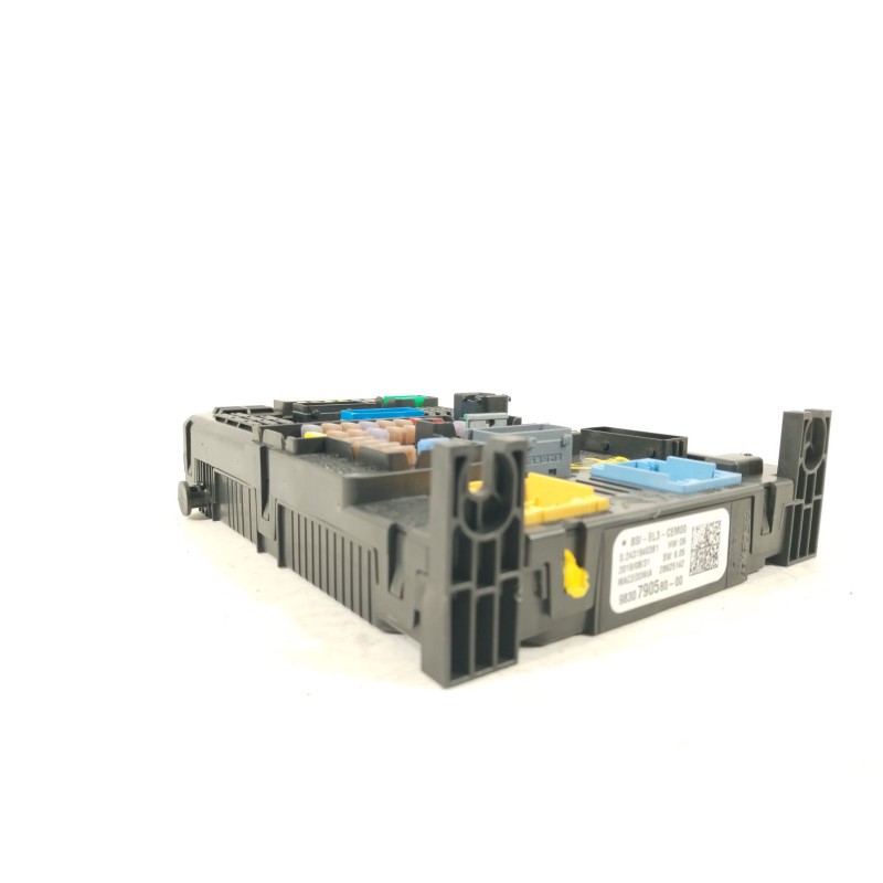 Recambio de caja reles / fusibles para citroën c3 iii (sx) 1.2 puretech 82 referencia OEM IAM 9830790580  