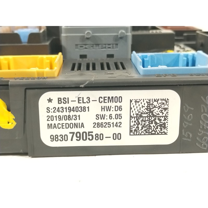 Recambio de caja reles / fusibles para citroën c3 iii (sx) 1.2 puretech 82 referencia OEM IAM 9830790580  