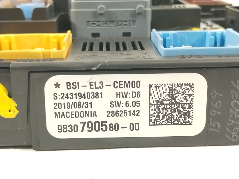 Recambio de caja reles / fusibles para citroën c3 iii (sx) 1.2 puretech 82 referencia OEM IAM 9830790580  