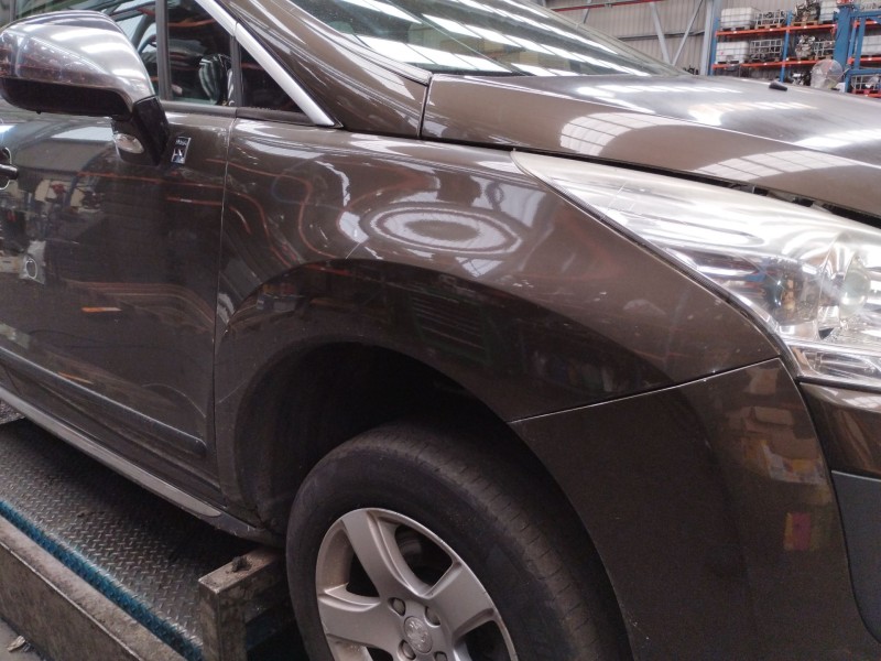 Recambio de aleta delantera derecha para peugeot 3008 monospace (0u_) 2.0 hdi hybrid4 referencia OEM IAM 9682889780  