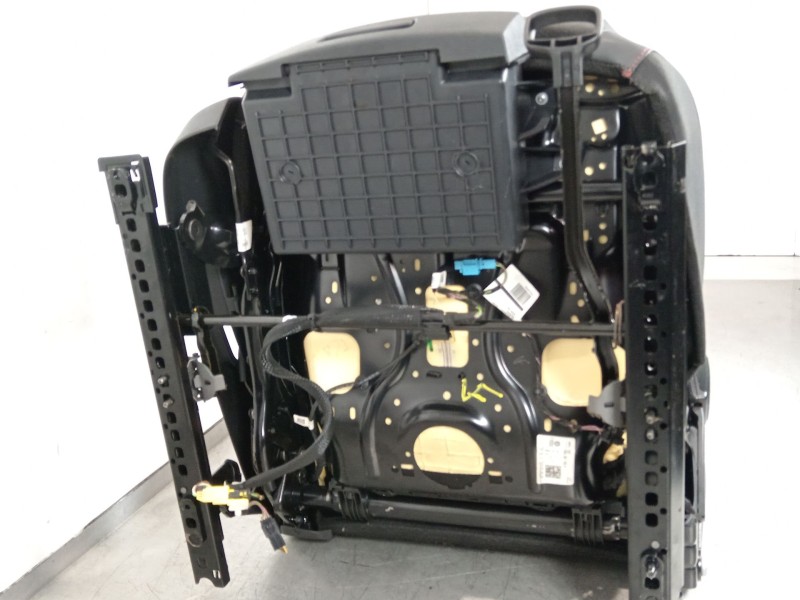 Recambio de asiento delantero derecho para seat leon (5f1) 2.0 tdi referencia OEM IAM 5Q4881106A  