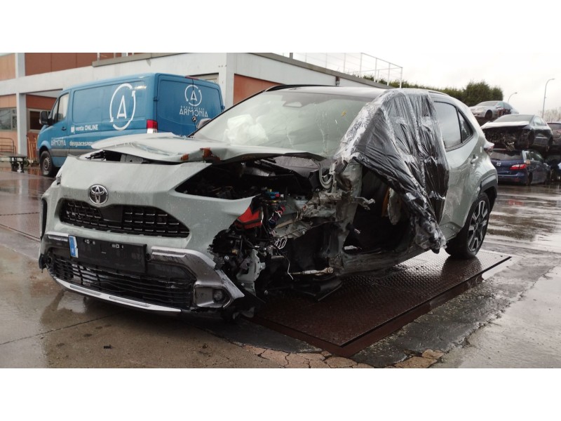 toyota yaris cross (mxp_) del año 2025