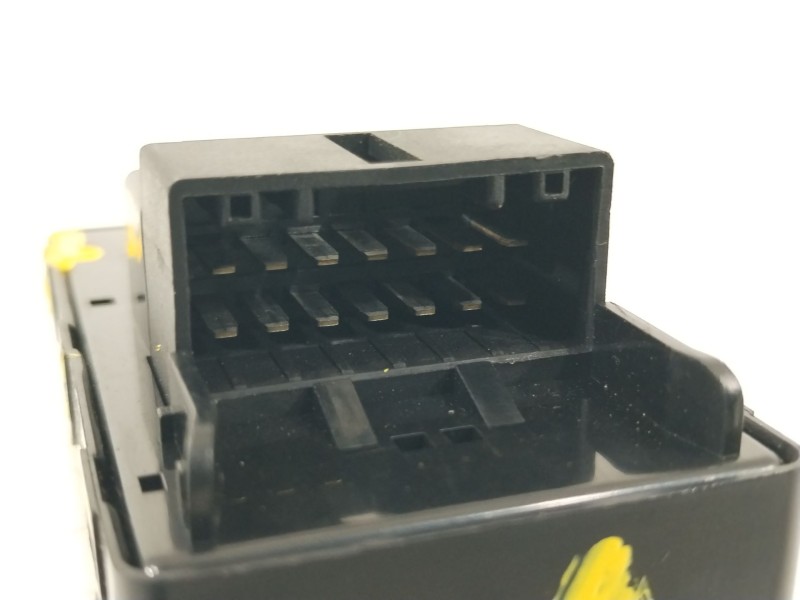 Recambio de mando elevalunas delantero izquierdo para ssangyong kyron 200 xdi limited referencia OEM IAM 8583009000HCC 202005300