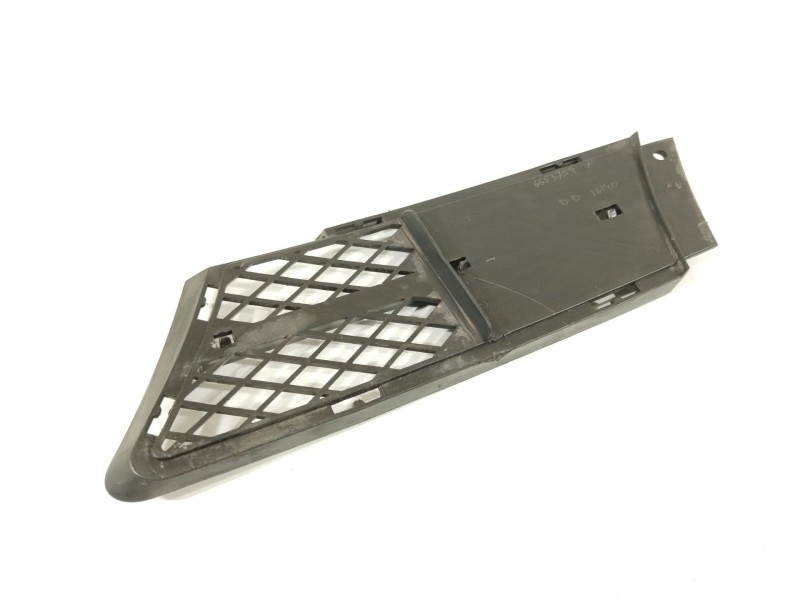 Recambio de rejilla paragolpes derecha para bmw 3 touring (e91) 325 i referencia OEM IAM 51117134082  