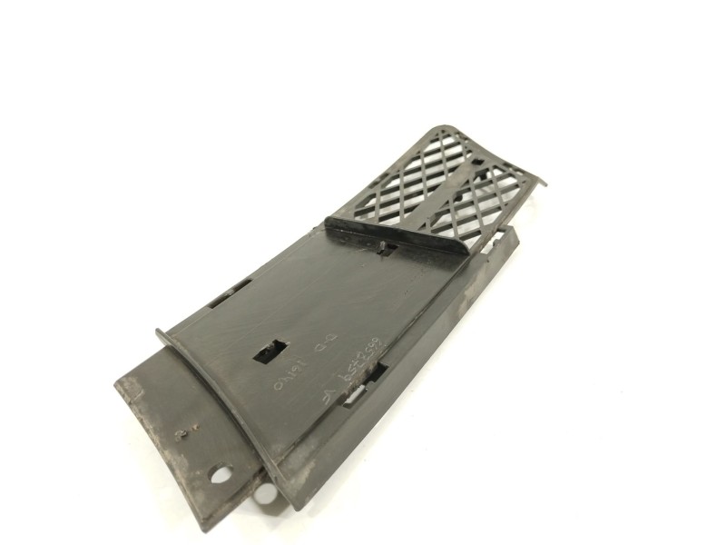 Recambio de rejilla paragolpes derecha para bmw 3 touring (e91) 325 i referencia OEM IAM 51117134082  