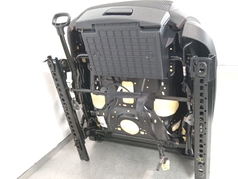 Recambio de asiento delantero izquierdo para seat leon (5f1) fr referencia OEM IAM 5Q4881105A  