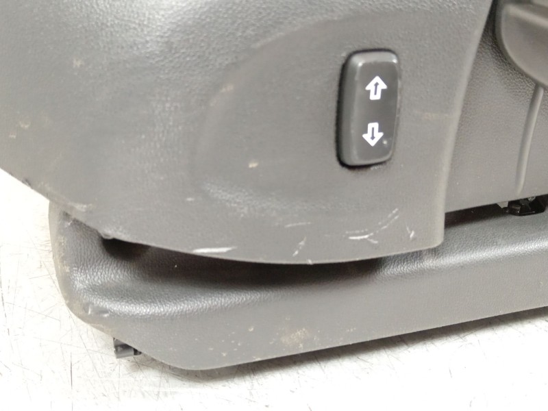 Recambio de asiento delantero izquierdo para opel insignia grand sport business referencia OEM IAM 13515138 13522450 