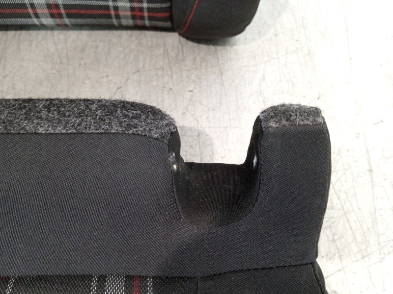 Recambio de asientos traseros para volkswagen golf vi (5k1) gti referencia OEM IAM 1K08853750J  