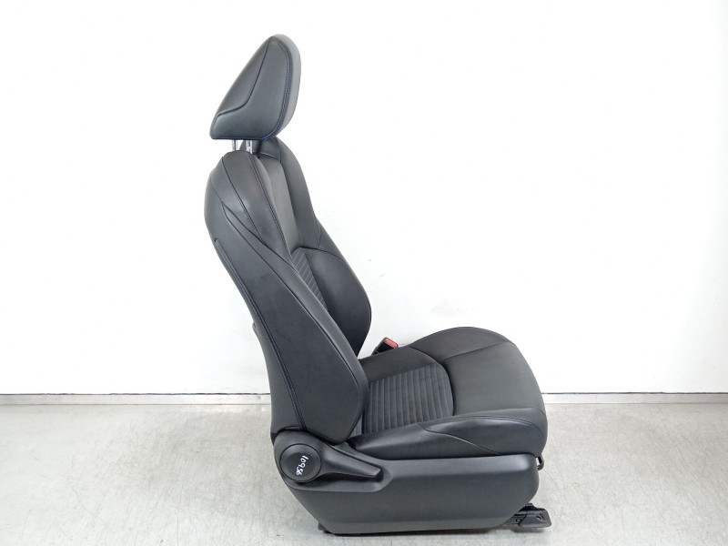 Recambio de asiento delantero derecho para toyota rav 4 advance hybrid referencia OEM IAM 7202042330 7150142040 7155142320