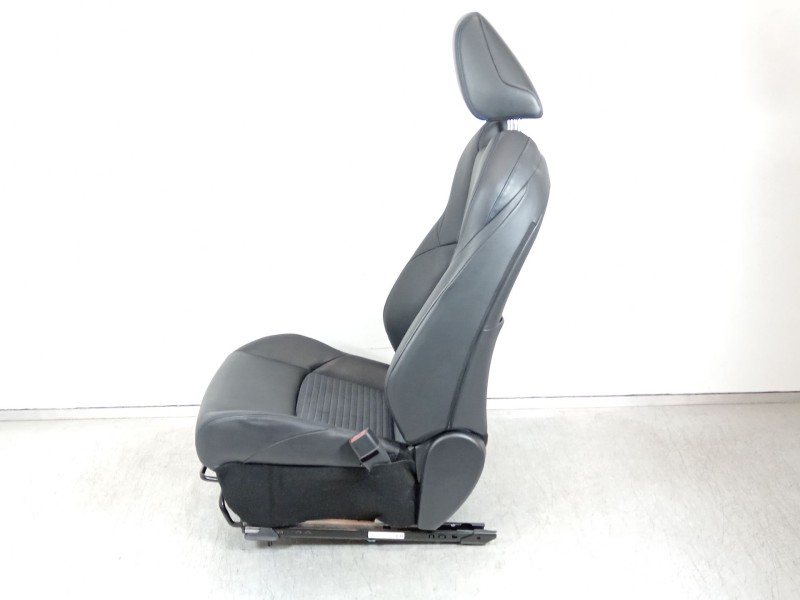 Recambio de asiento delantero derecho para toyota rav 4 advance hybrid referencia OEM IAM 7202042330 7150142040 7155142320