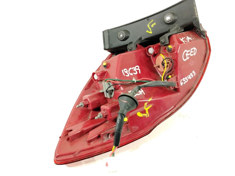 Recambio de piloto trasero derecho para kia cee´d (jd) 1.4 cvvt referencia OEM IAM 92402A2000  