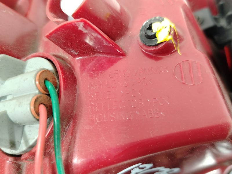 Recambio de piloto trasero derecho para kia cee´d (jd) 1.4 cvvt referencia OEM IAM 92402A2000  