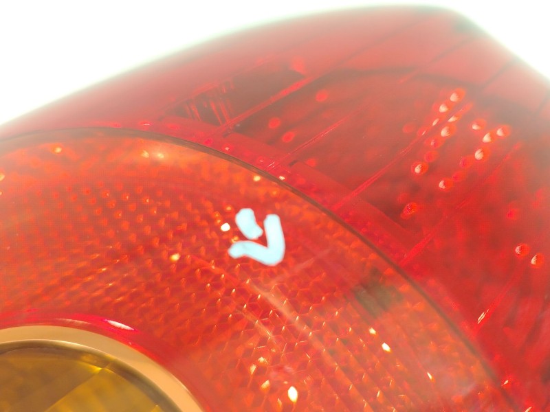 Recambio de piloto trasero izquierdo para toyota avensis station wagon (_t25_) 2.0 (azt250_) referencia OEM IAM 8156105150  