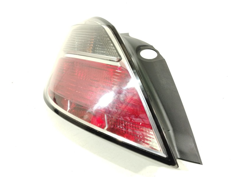 Recambio de piloto trasero izquierdo para opel astra h (a04) 1.4 (l48) referencia OEM IAM 13222324 9EL354073 