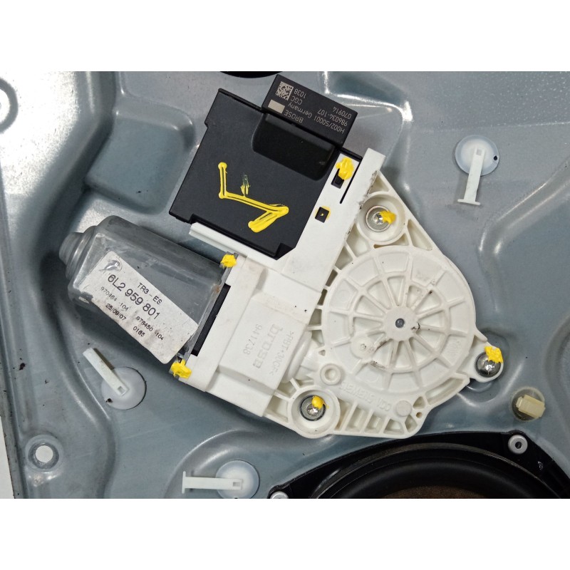 Recambio de elevalunas delantero derecho para seat ibiza iii (6l1) 1.4 tdi referencia OEM IAM 6L3837752CQ 6L2959801 6L3837756