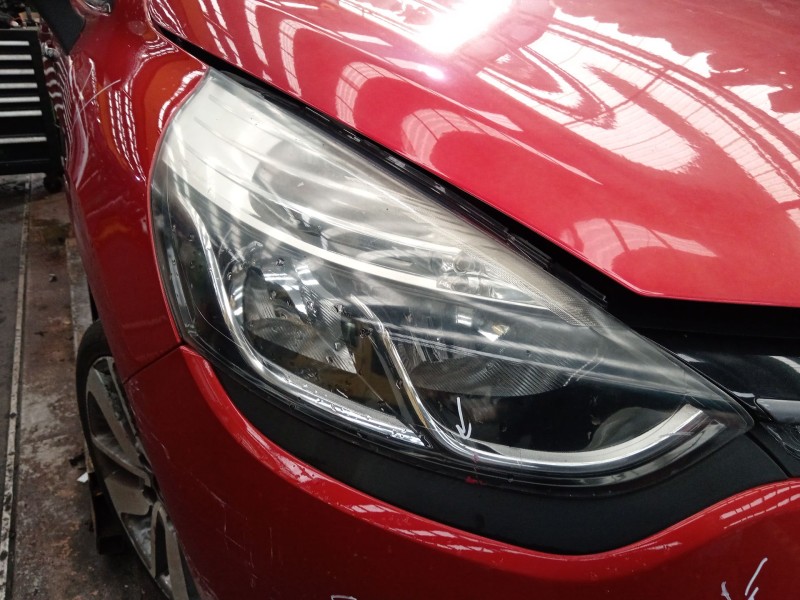 Recambio de faro derecho para renault clio iv (bh_) 1.5 dci 90 referencia OEM IAM 260102796R 01033099900010 